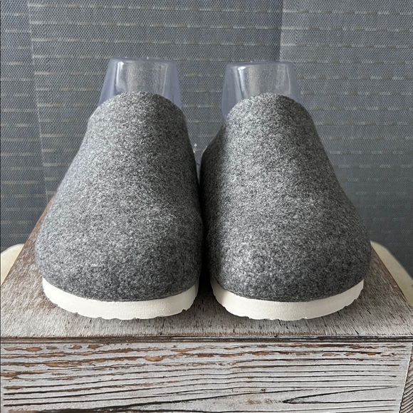 Universal Thread Gray Fabric Mules - Picture 2 of 10